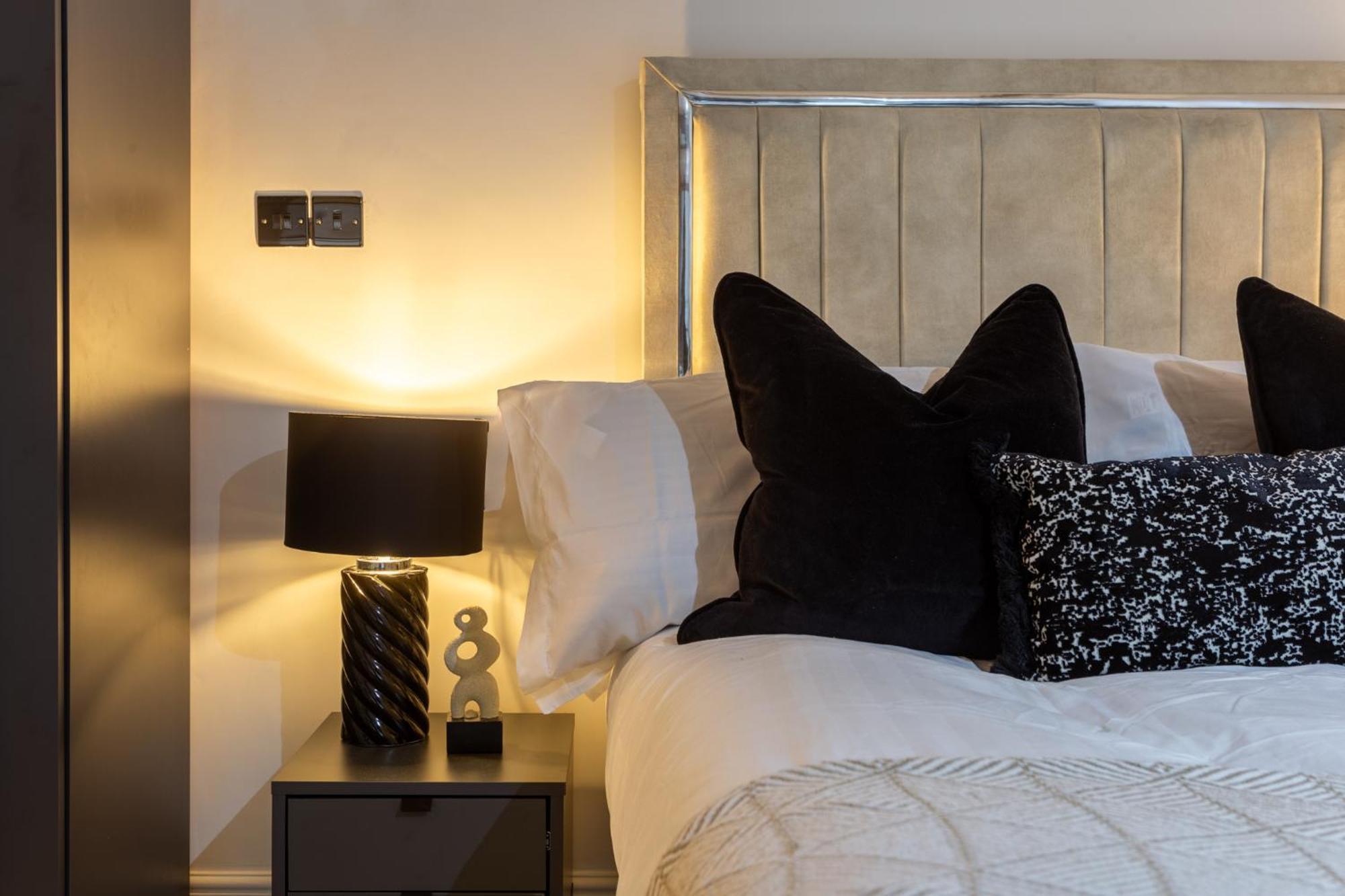 Bradford Luxury Central Apartment Екстер'єр фото